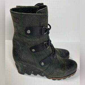 SOREL Joan of Arctic Wedge II Boots - Black Leather - Size 9